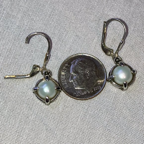 Delicate PEARL in STERLING SILVER Dangling Earrings LEVER BACK - Picture 4 of 6
